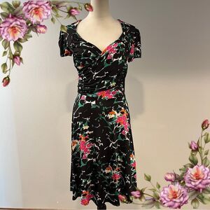 Sahalie Floral‎ short sleeve midi Dress size medium
